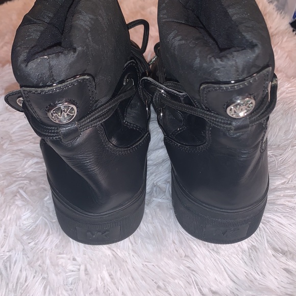 🖤MICHAEL KORS SNOW BOOTS🖤 - Picture 5 of 16